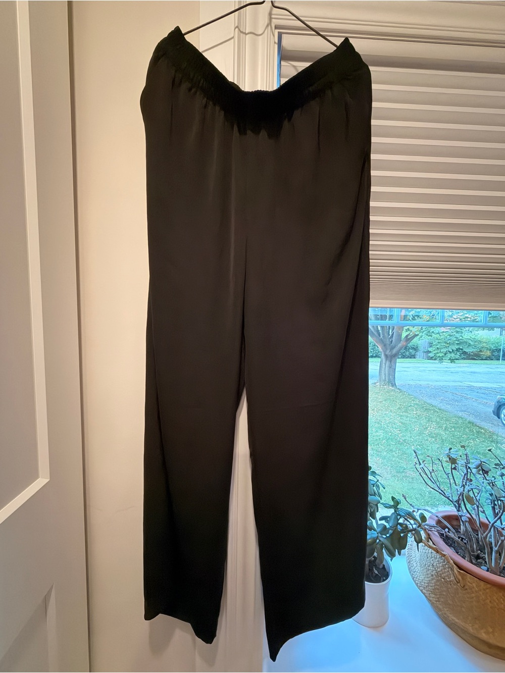 Divided Black Wide-Leg Elastic-Waist Trousers